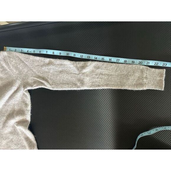 Grey Cashmere V-neck Sweater - Picture 9 of 9